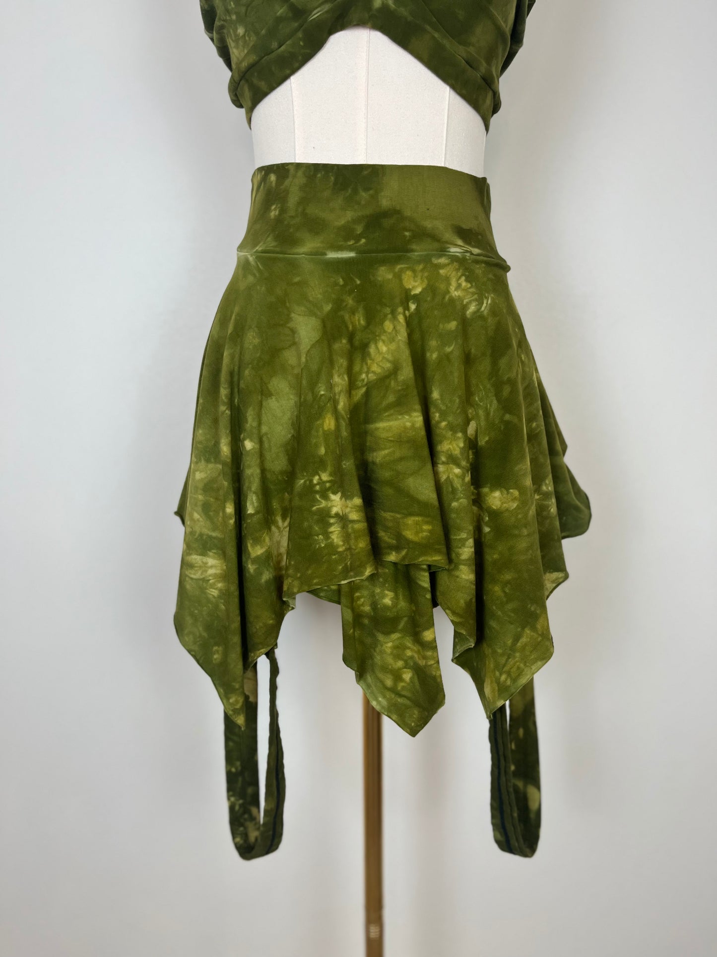 Pixie skirt w/ Garters