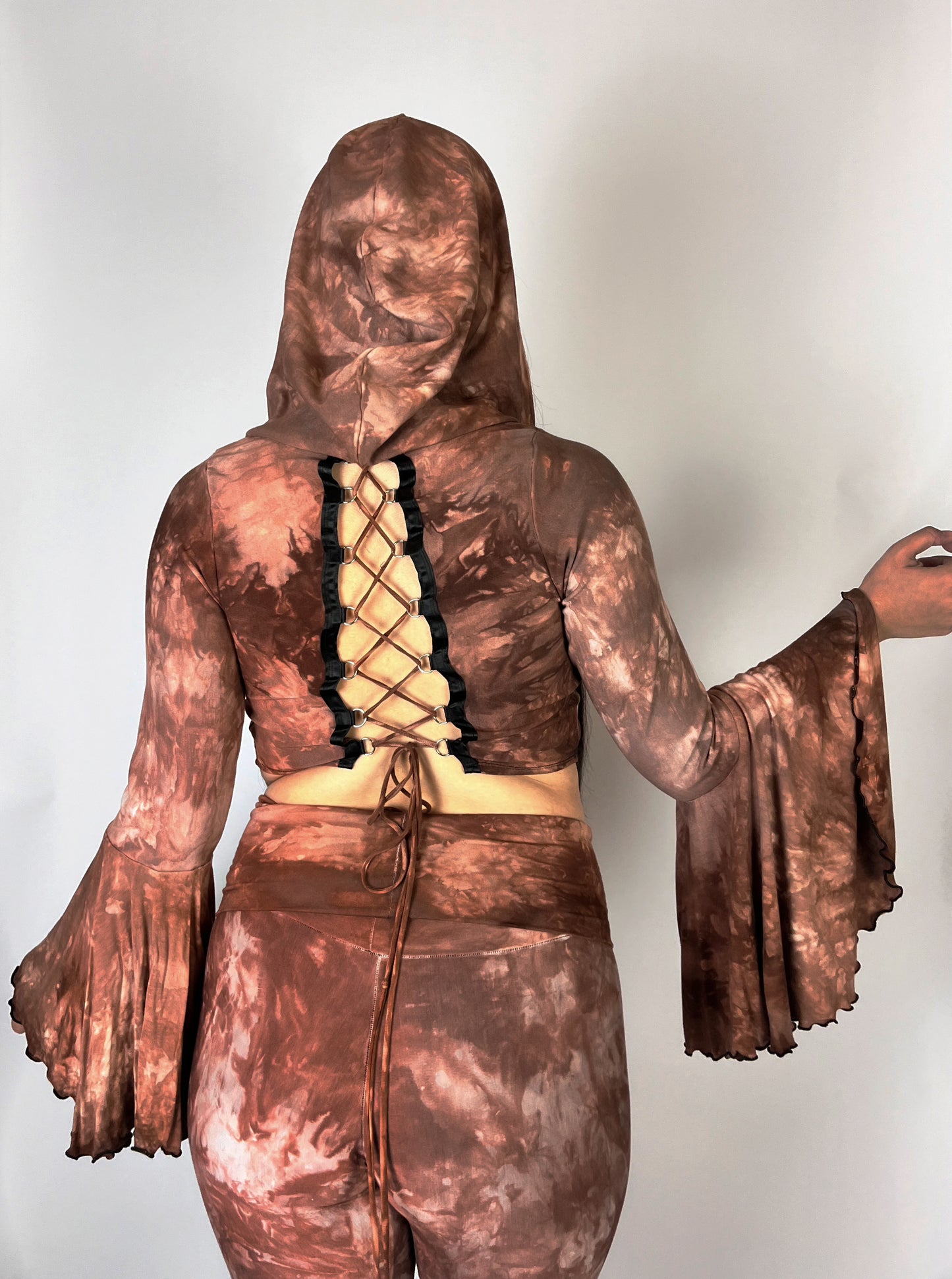 Hooded Mystic - Rust Brown